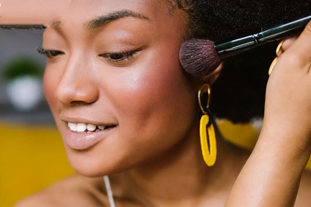 مراحل استفاده از رژ گونه