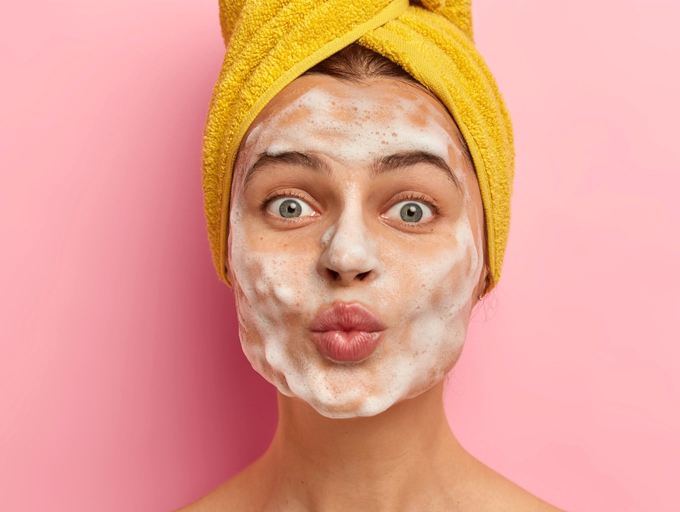 در روز چند بار صورت را بشوییم؟ + بهترین شوینده برای هر نوع پوست