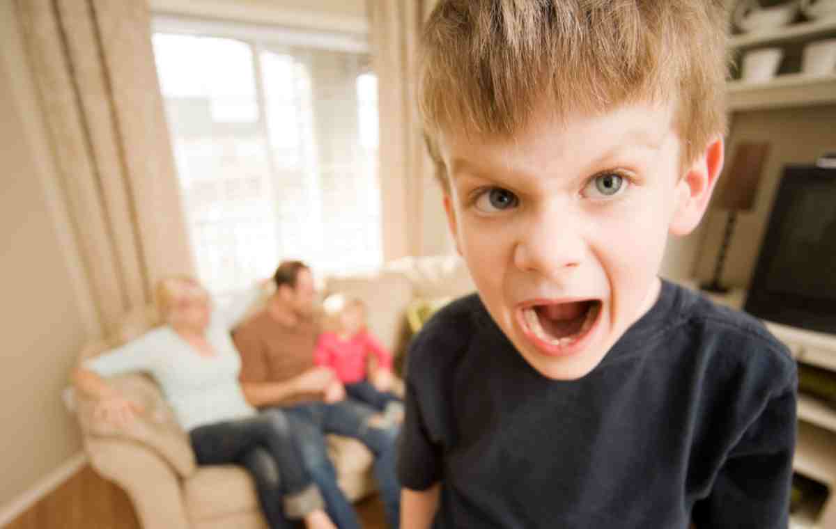 چه کنیم که بچه لوس بار نیاوریم؟