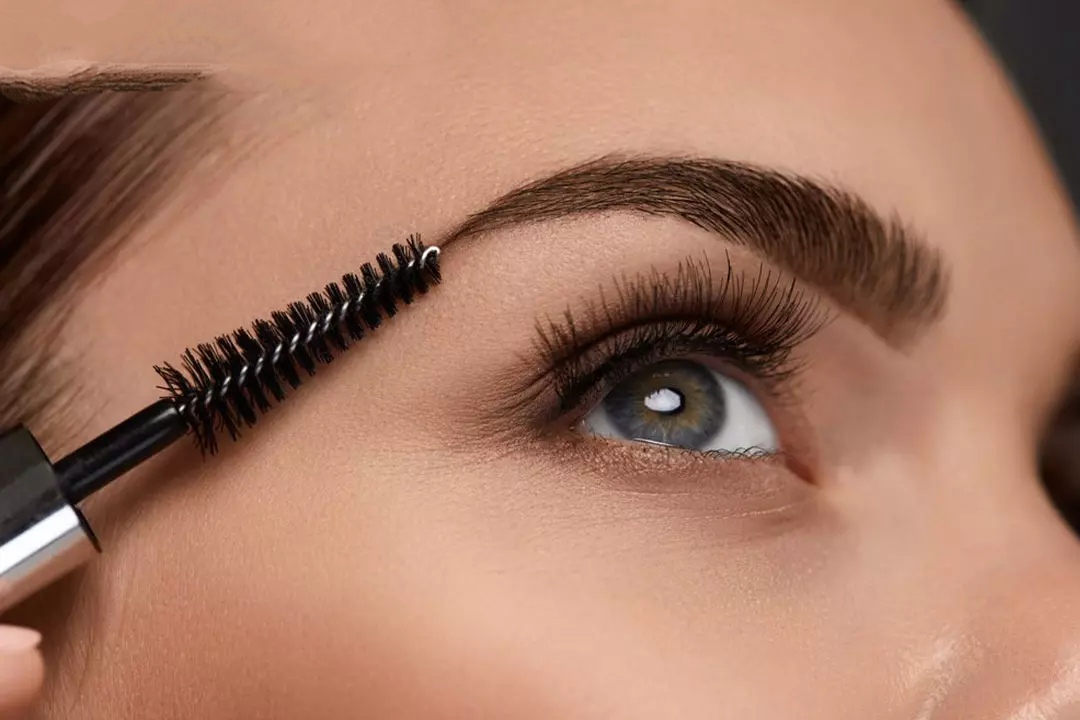 تکنیک‌های آرایش ابرو برای آرایش مجلسی