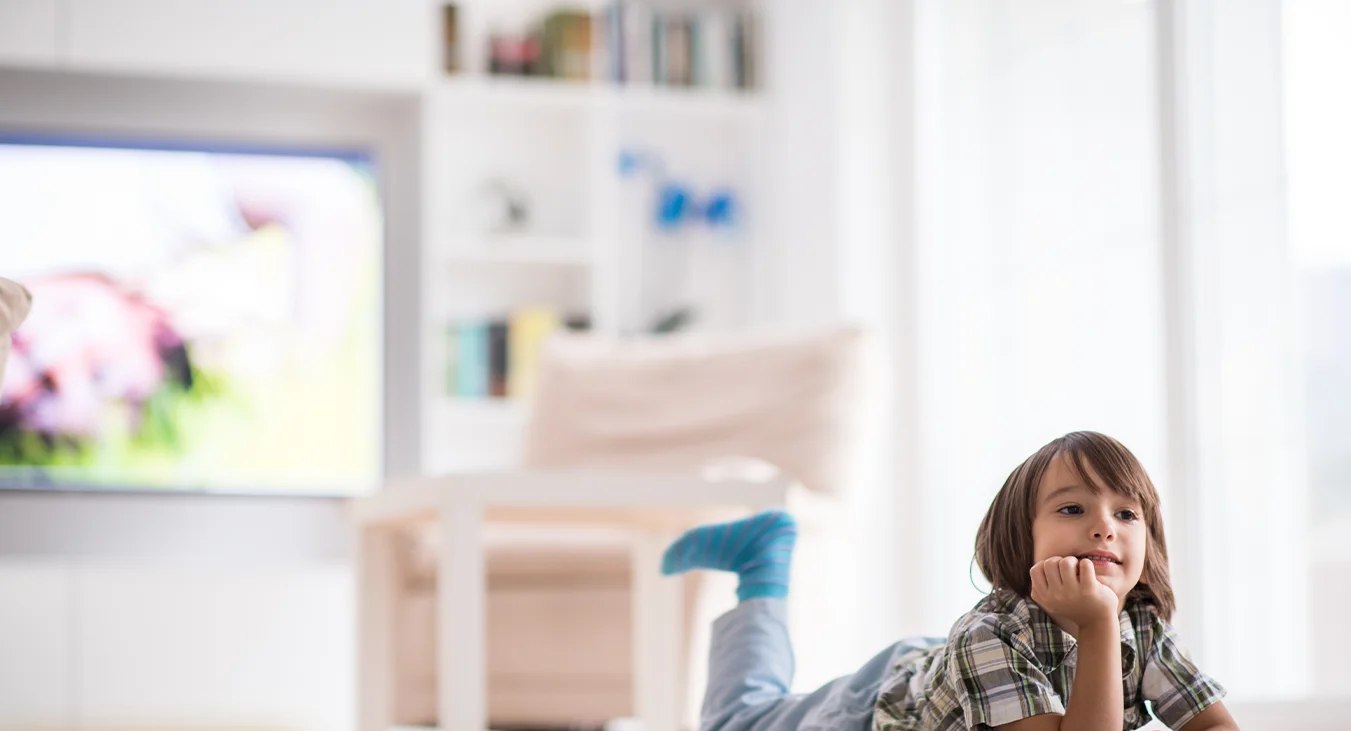 بچه‌ها از چه سنی می توانند یک شب در خانه تنها بمانند؟