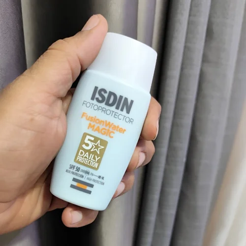 کرم ضدآفتاب ایزدین فیوژن واتر SPF50 اصل