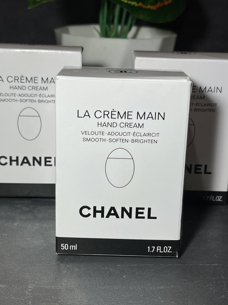 کرم دست شنل – تغذیه، نرم‌کنندگی و درخشان‌سازی مدل LA CRÈME MAIN اصل